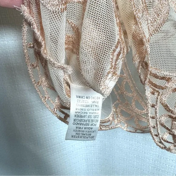 Altar’d State Embroidered Sheer Lace Blouse Cream Nude Ruffle Sleeve Size M - Picture 7 of 7